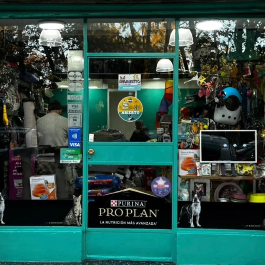 Fachada de Mecohue, veterinaria y petshop en Las Flores 734, Wilde
